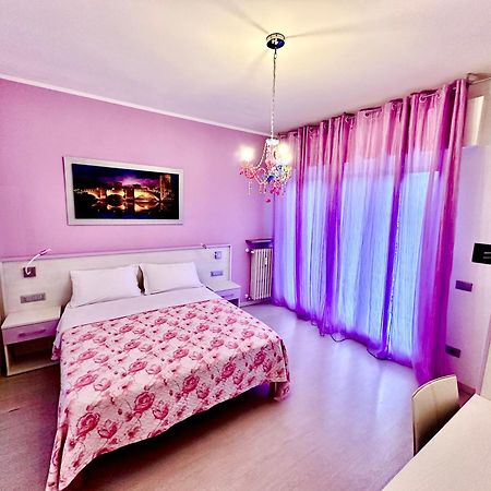 Ai Giardini Rooms -Vicino Ospedale Borgo Trento E Centro Storico Verona Kültér fotó