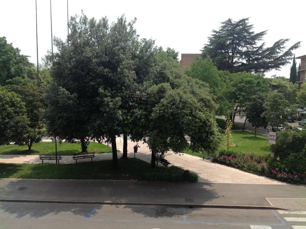 Ai Giardini Rooms -Vicino Ospedale Borgo Trento E Centro Storico Verona Kültér fotó
